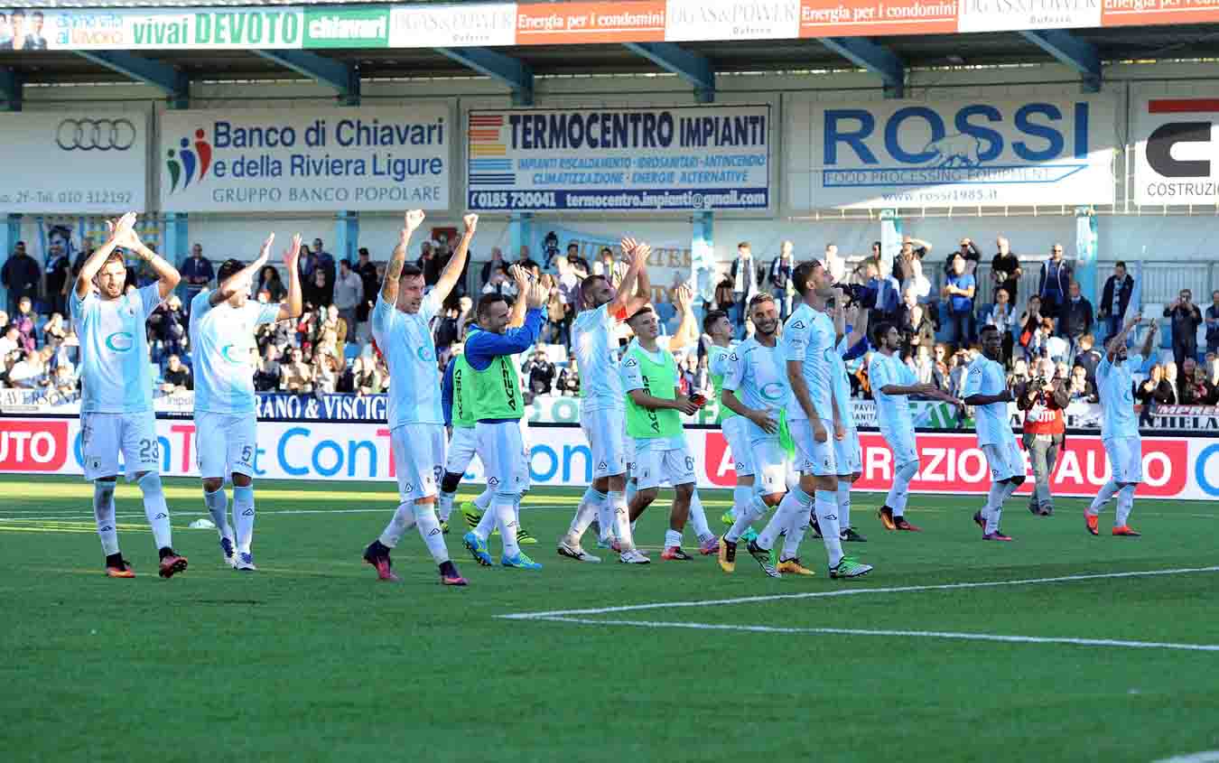 L'Entella batte anche il Frosinone al fotofinish e vola in classifica a punteggio pieno