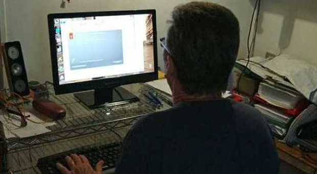Pedofilia, adescava minori attraverso i social: denunciato un 25enne
