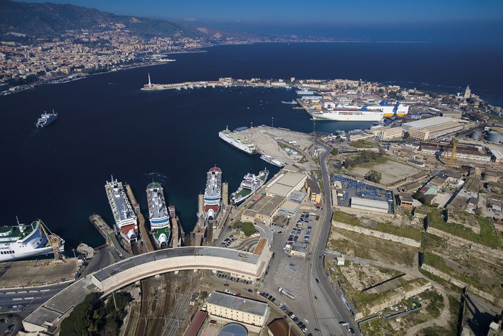 Porti, Toti contro la nomina portuale dello Stretto: 