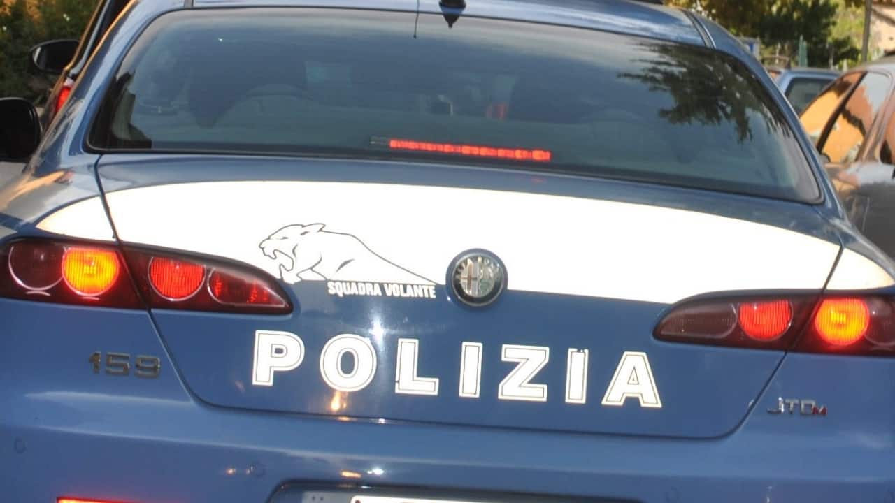 Picchiarono a sangue un 17enne in centro a La Spezia, tre denunce 