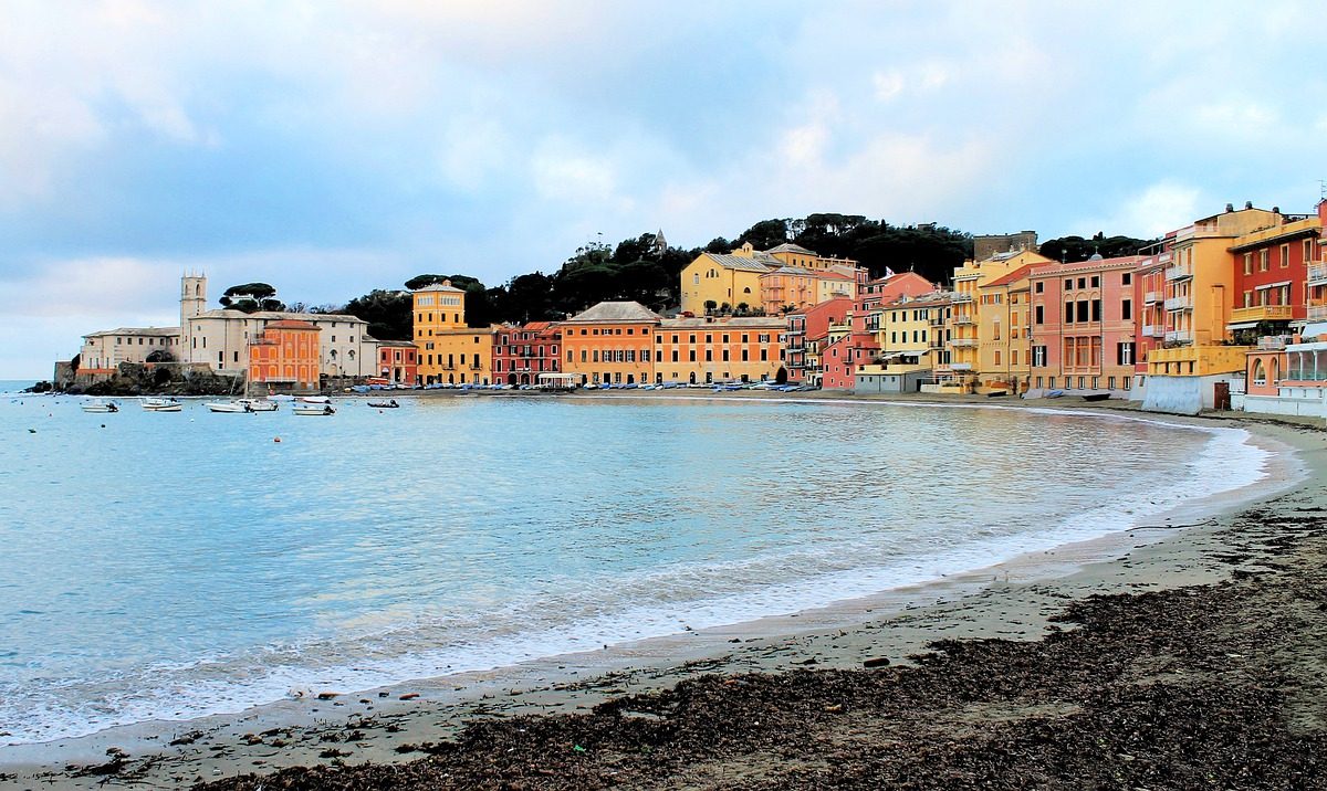 Pericolo mareggiata, stop agli ormeggi nella Baia del Silenzio