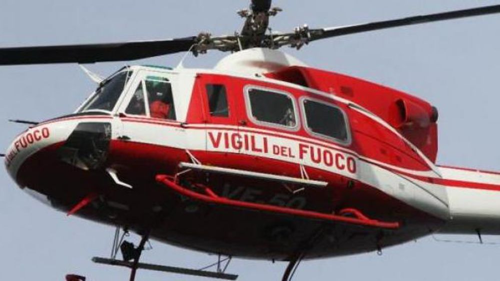 Biker cade lungo un sentiero, è grave all'ospedale 