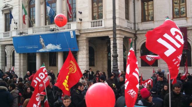 Servizi sociali a Genova verso lo sciopero, fumata nera in prefettura