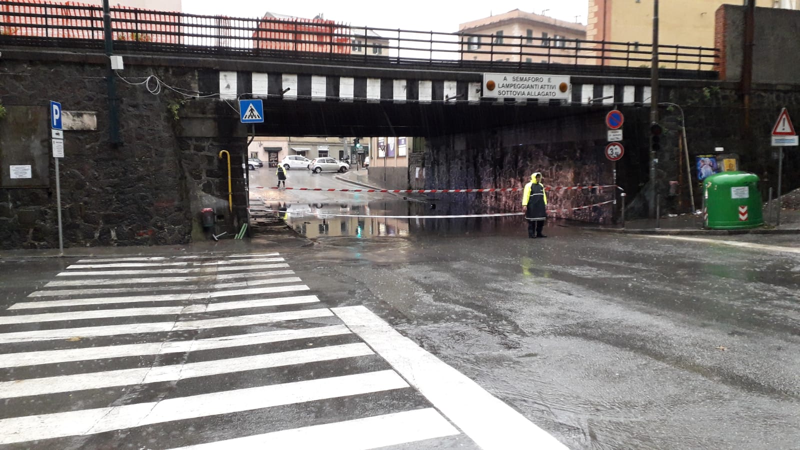 Maltempo in Liguria, piogge e allagamenti a Genova 