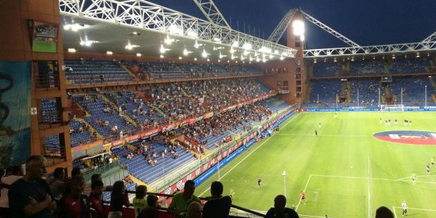 Genoa, squadra in campo per la sfida con l'Ascoli di Coppa Italia