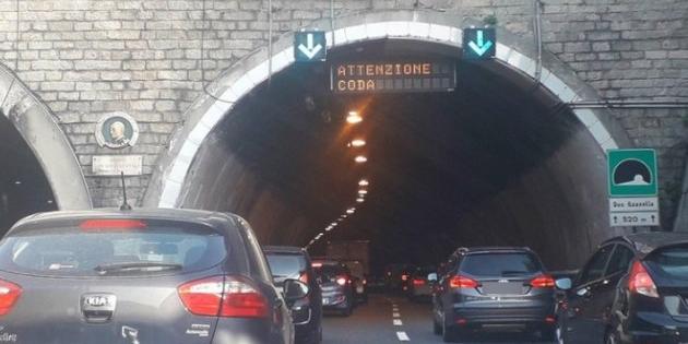 Incidente in A10, tamponamento a catena tra quattro auto