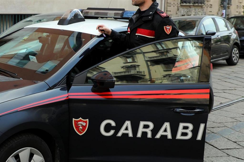 Si fingono carabinieri e svaligiano appartamenti a Chiavari, arrestati due uomini 