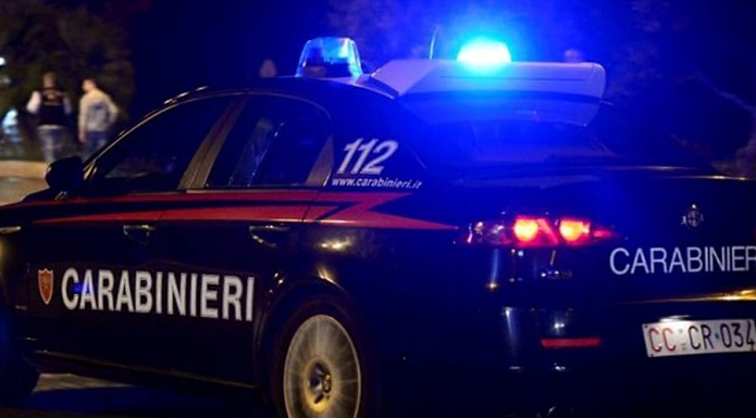Notte di baldoria e musica a tutto volume: i vicini chiamano i carabinieri  