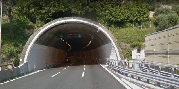 A26, paura in autostrada: si stacca un'altra ondulina a Ovada