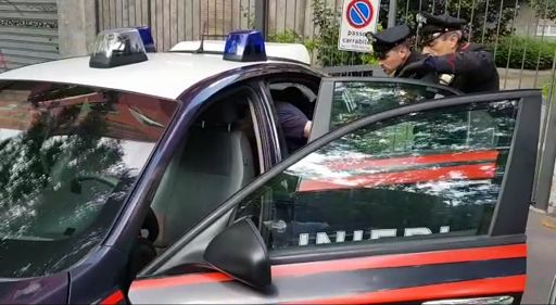 Prostituzione minorile, procacciava incontri sessuali: arrestato un avvocato