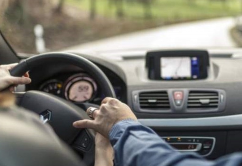 Abusi durante le lezioni di guida, arrestato titolare di un autoscuola