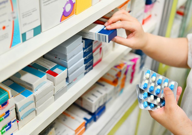 Coronavirus, attivo il numero verde regionale per la consegna di farmaci e spesa a domicilio