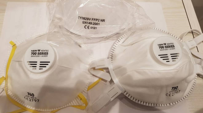 Coronavirus, farmacista vendeva a 5 euro le mascherine da 30 centesimi: denunciato