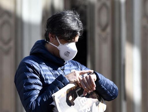 Coronavirus, a Genova arrivate le prime 50mila mascherine dalla Cina 