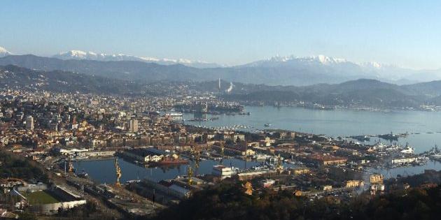 L’appello dei sindaci della provincia spezzina: “Non siamo soli, non lo sarete”
