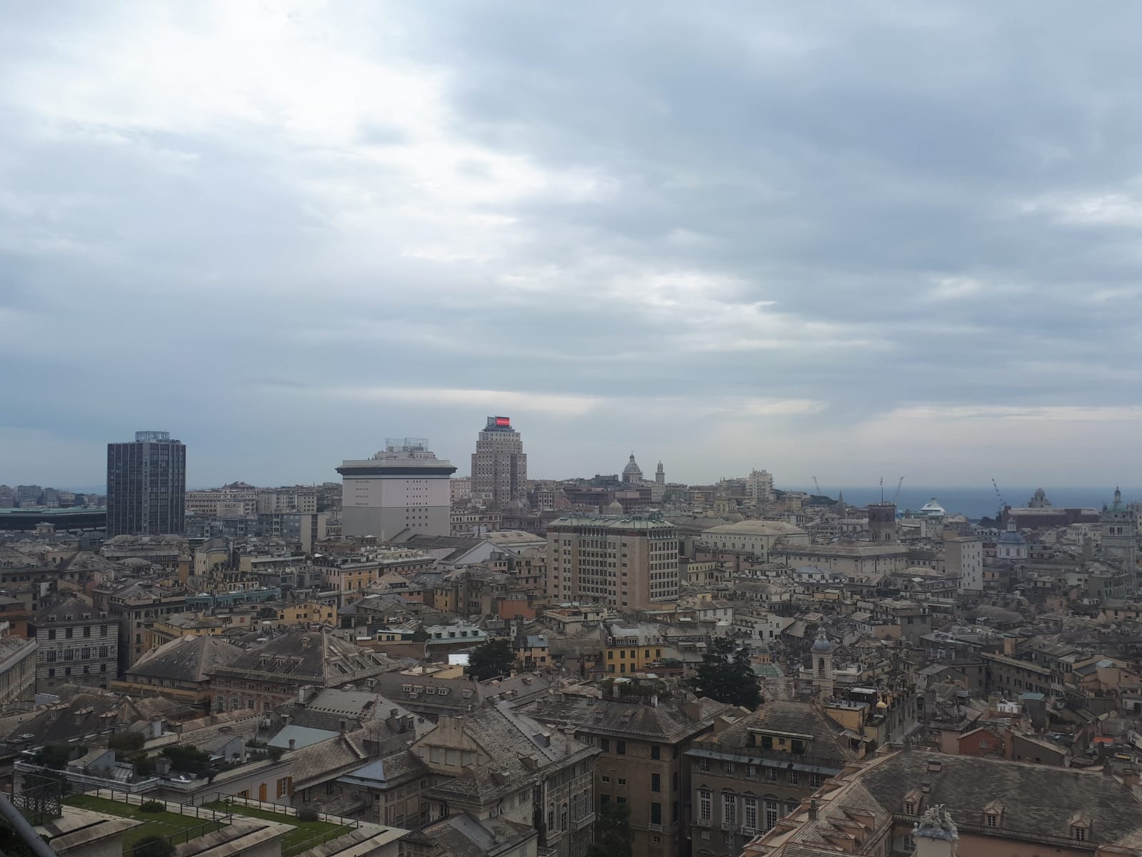 Coronavirus, il Comune di Genova apre un conto corrente per le donazioni 