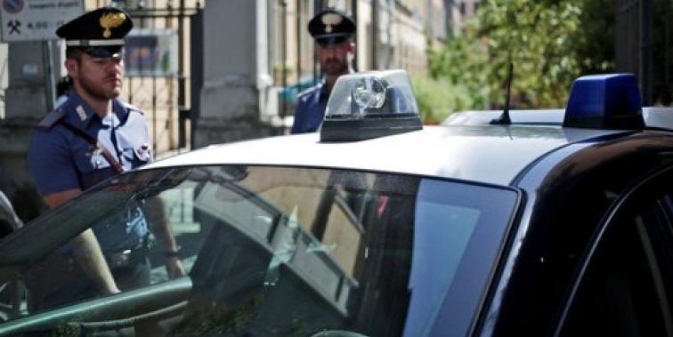 Picchia la ex moglie a Vado Ligure, 47enne arrestato per maltrattamenti