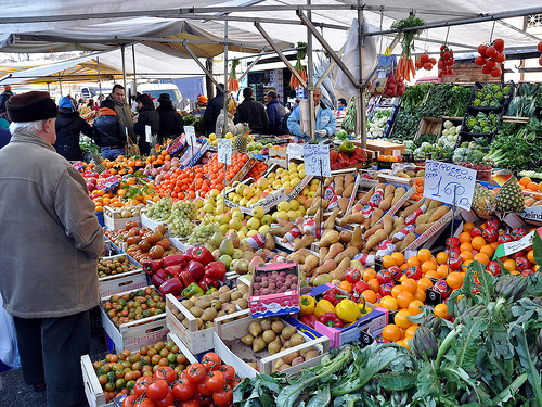 Coronavirus, a Imperia si avvicina la riapertura dei banchi alimentari dei mercati 