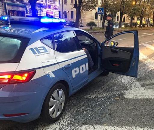 Genova, maltratta compagna e figlia: arrestato un 73enne a Nervi