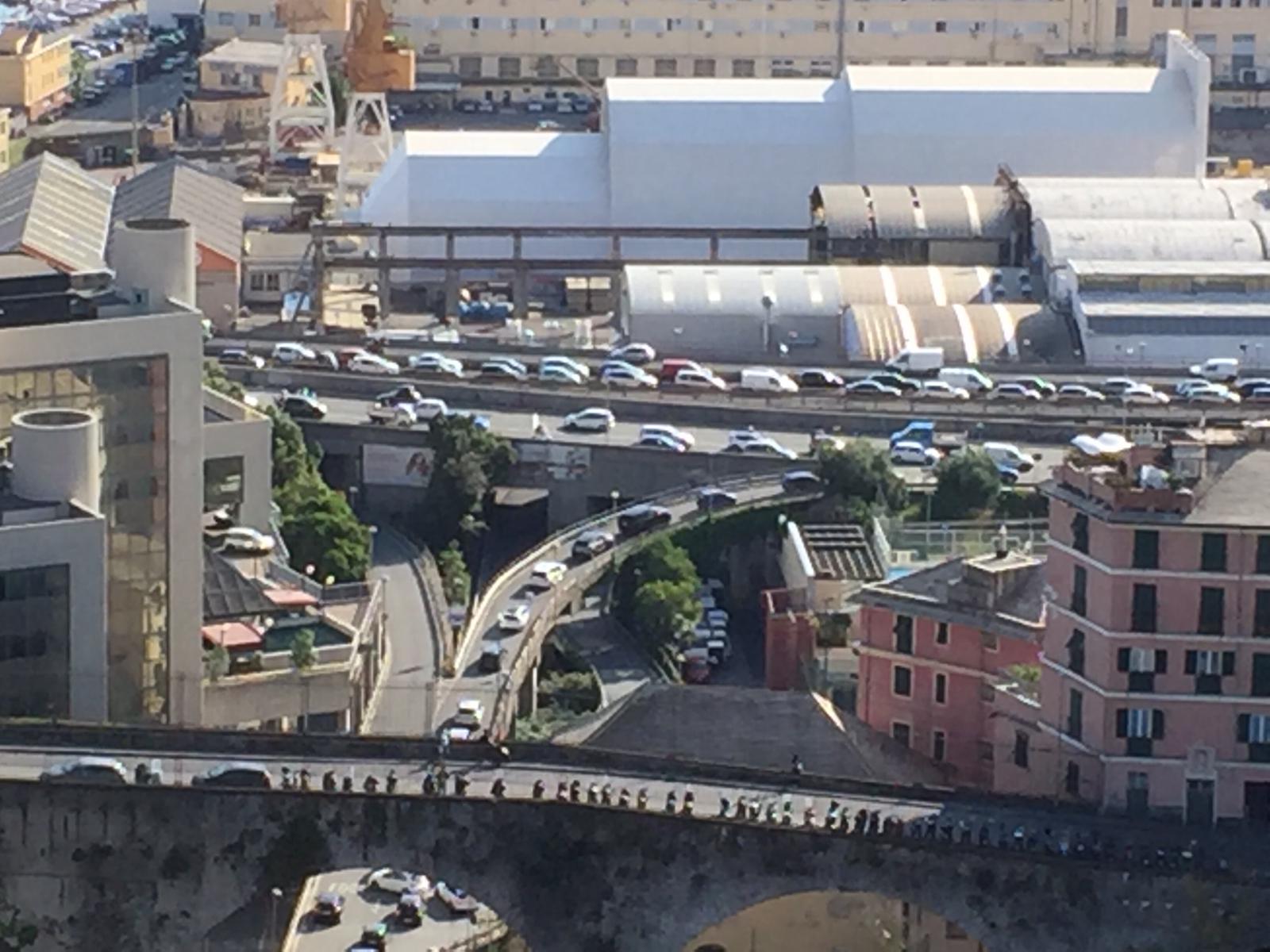 Sopraelevata di Genova: primo blocco post Covid per incidente