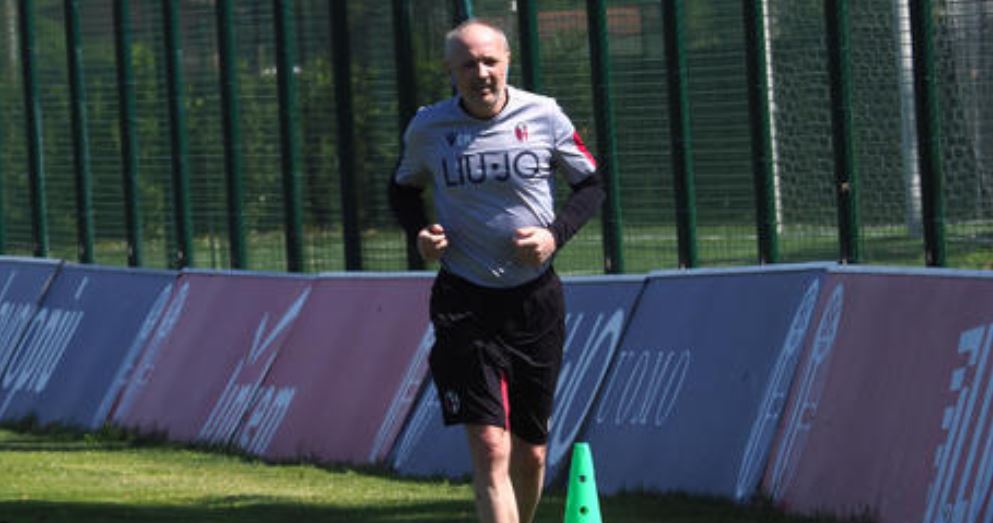 Calcio, il Bologna annuncia un sospetto positivo al Coronavirus nello staff tecnico