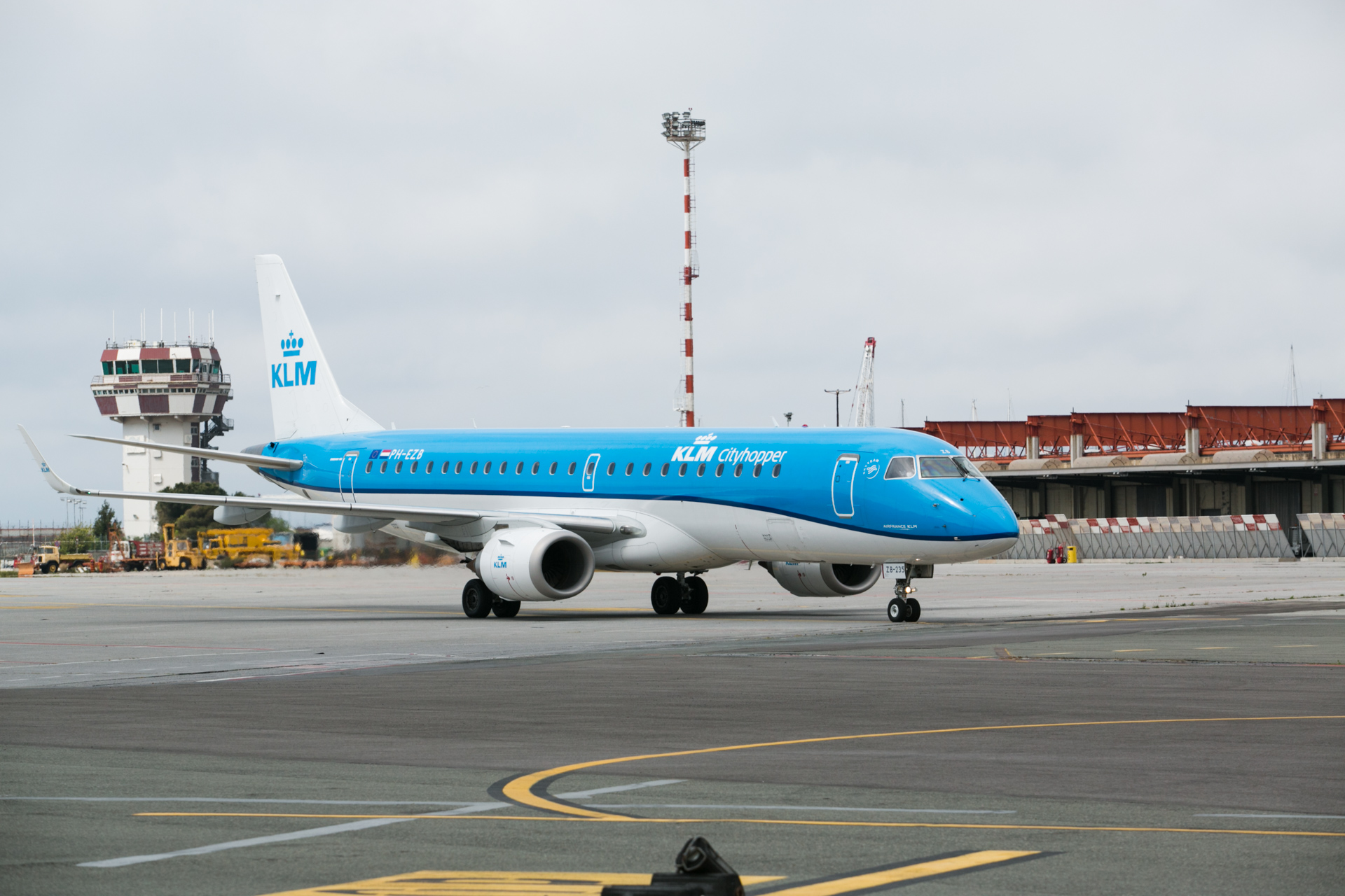 Aeroporto di Genova, dal 4 luglio torna il volo da e per Amsterdam