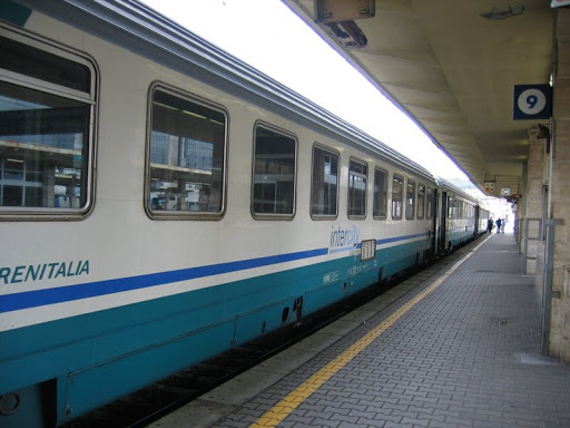 Capotreno presa a sputi perché ha chiesto a passeggera di indossare mascherina 
