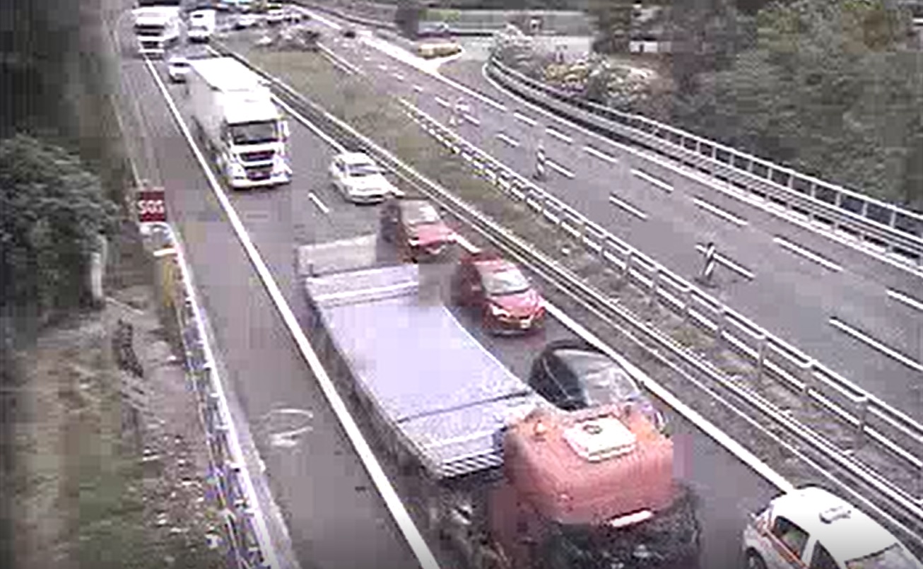 Caos autostrade, basta un mezzo in avaria e tra Rapallo e Genova tutti in coda