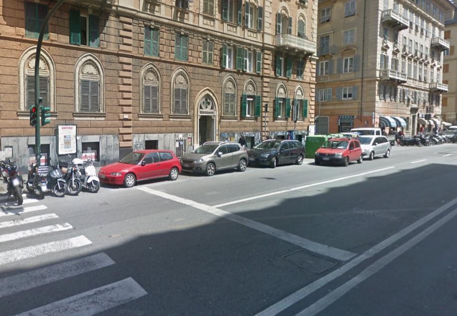 Albanesi contro romeni, rissa violenta a Genova in via Giacometti