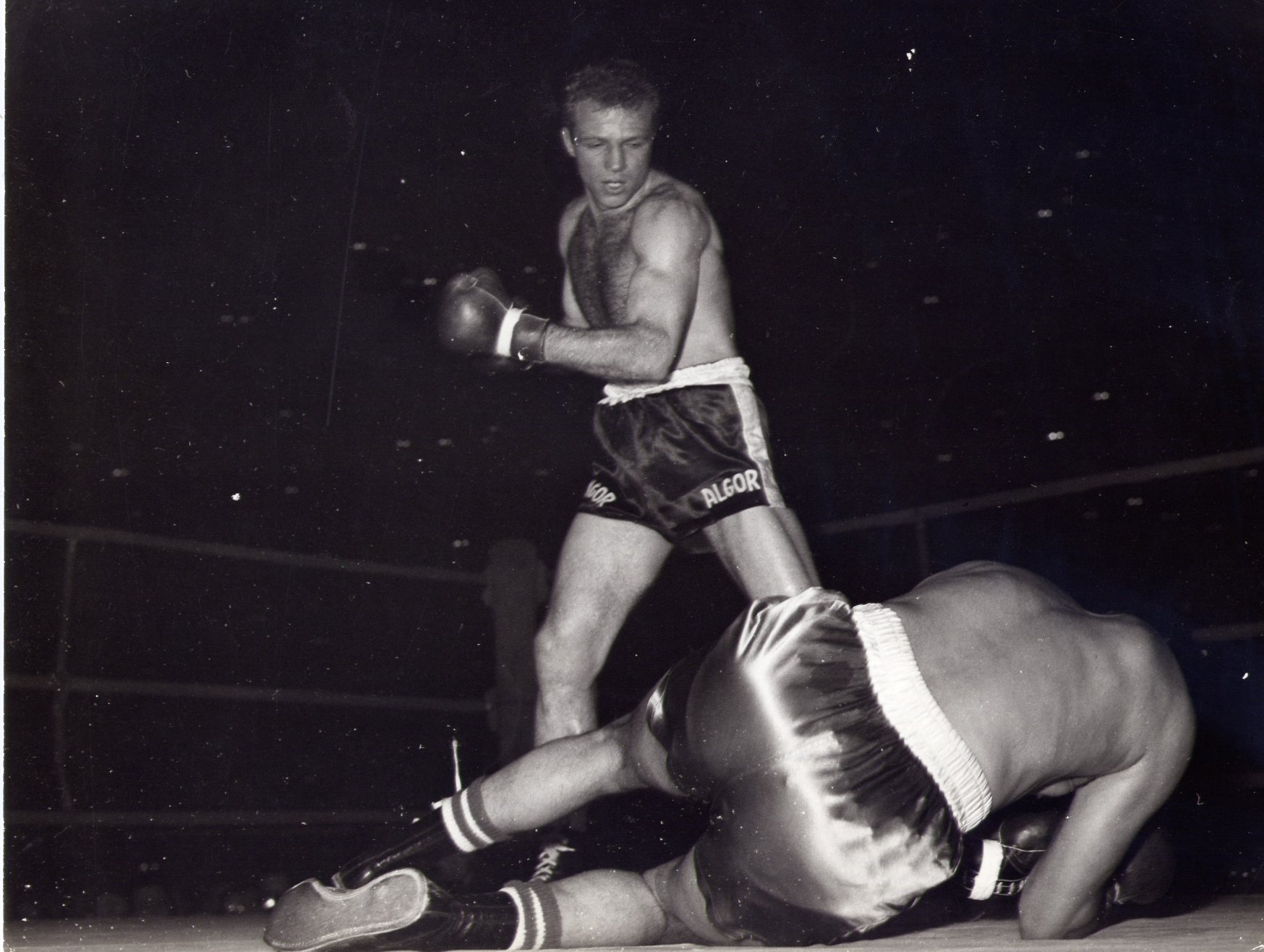 Addio Mazzinghi, nell'ottobre 1964 infiammò il Palasport difendendo il titolo mondiale