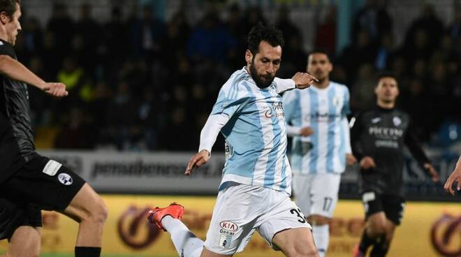 L'Entella in dieci pareggia in extremis a Chiavari con la Reggina