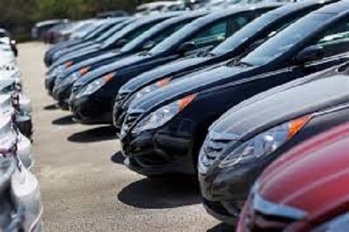 Reimmatricolava auto vecchie nei Paesi dell'est per non pagare il bollo: un denunciato 