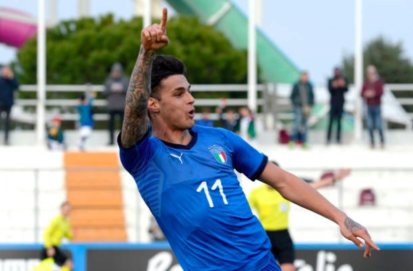 Il Genoa si gode Scamacca alfiere azzurrino col Lussemburgo 