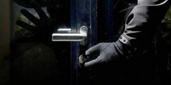 Topo d'appartamento arrestato a Genova, aveva commesso numerosi furti in città