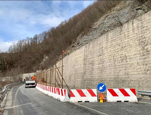 Riapre a senso unico alternato la SS 35 dei Giovi. Era stata chiusa per una grossa frana