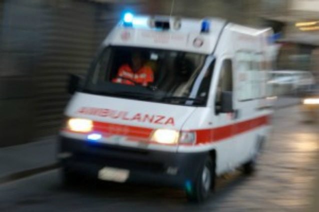 Genova, operaio investito al viso da una fiammata: è grave