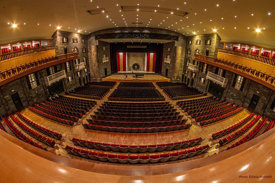 Sipario giù su apertura dei teatri in Italia, mentre altri paesi li aprono con le frontiere chiuse
