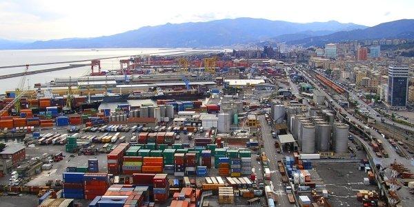 Bloccate in porto a Genova 90 tonnellate di rifiuti plastici
