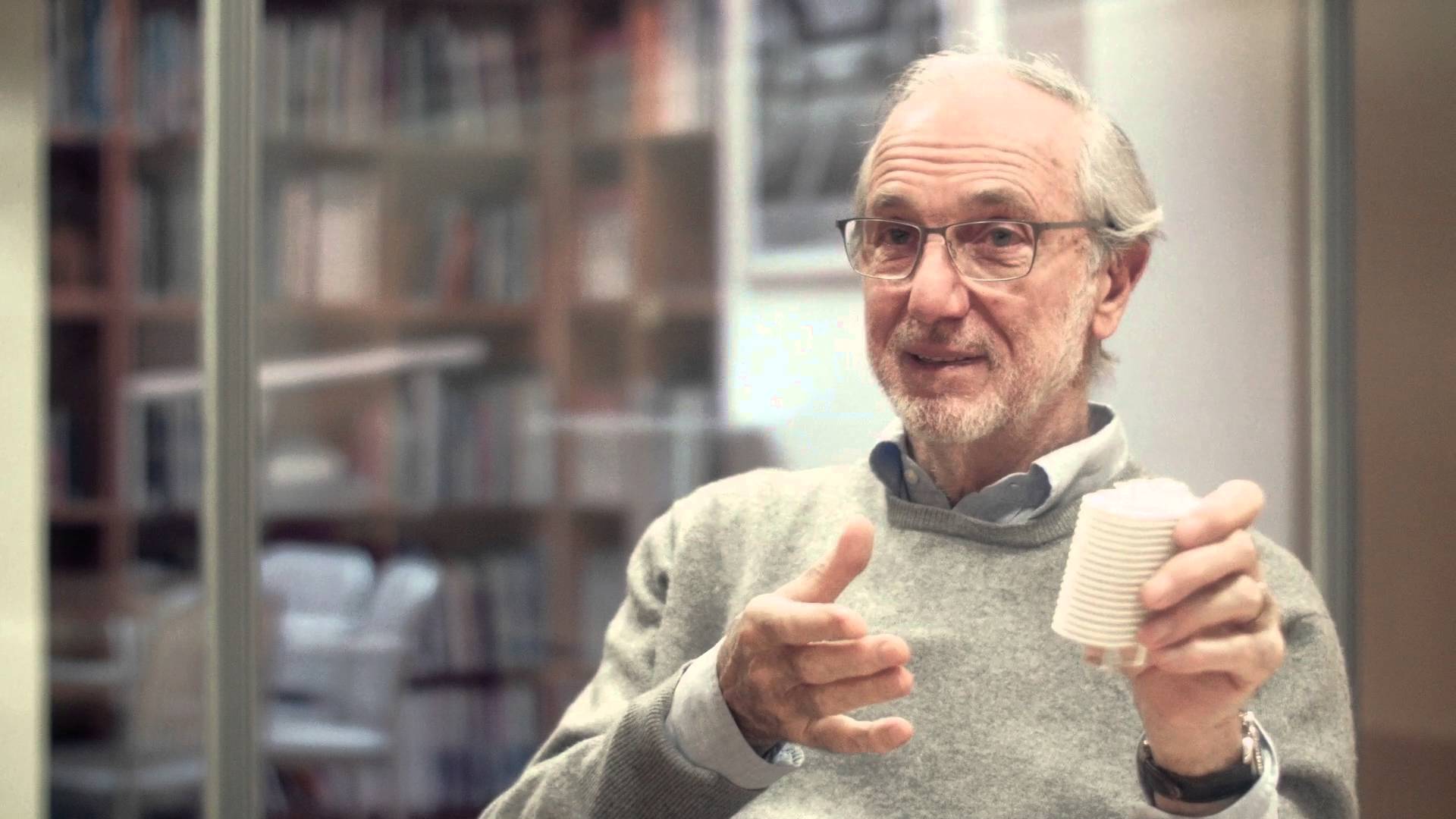 Le vaccinazioni anti Covid-19 al via con l'ottantatreenne Renzo Piano