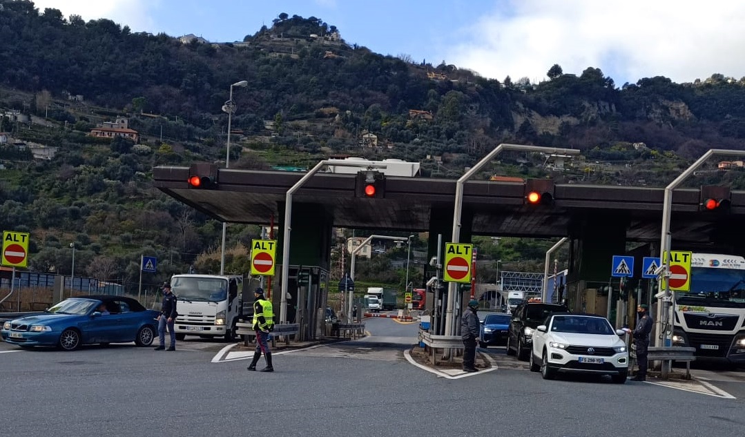 Covid, la Liguria chiede a Di Maio più controlli al confine con la Francia