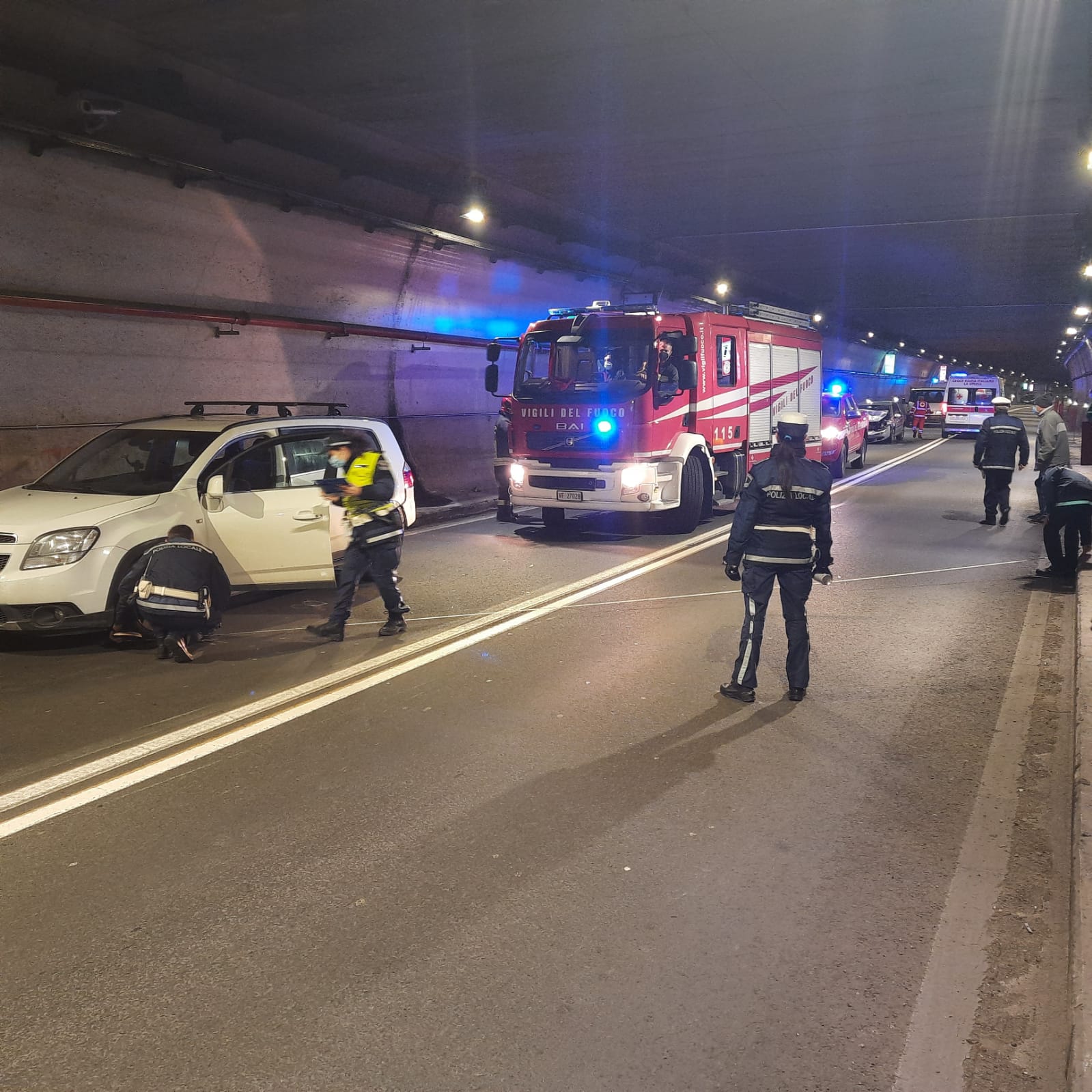 Tamponamento a catena in una galleria sulla Aurelia alla Spezia, 4 feriti