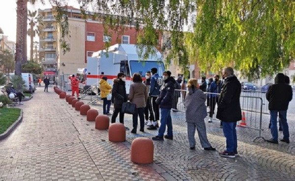 Covid, altri 8 positivi asintomatici in controlli al confine con la Francia