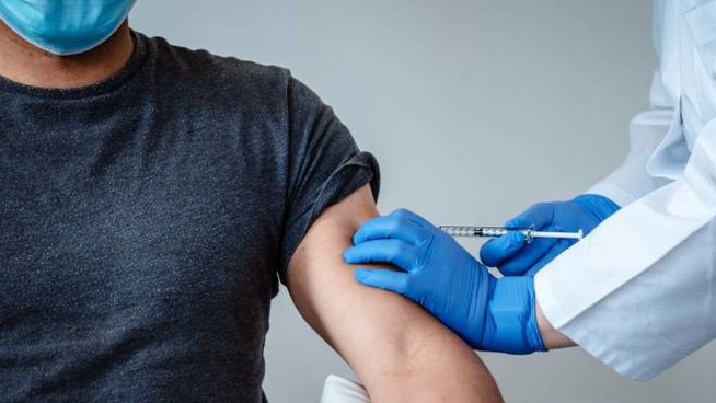 Covid: vaccini a tutti gli insegnanti che lavorano in Liguria, anche non residenti