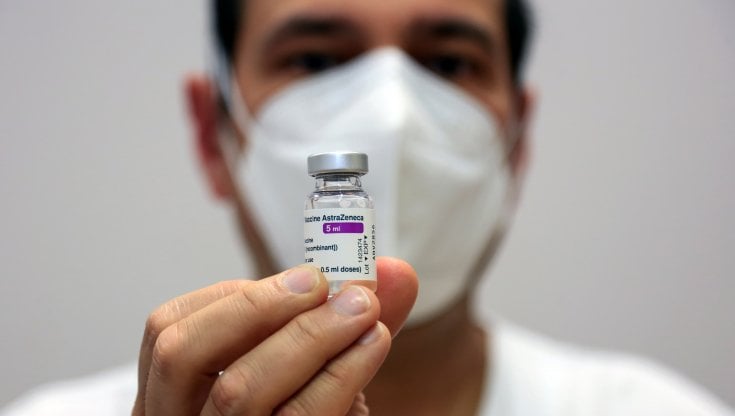 Vaccini, con AstraZeneca cambia il piano in Liguria: attesa approvazione delle Regioni