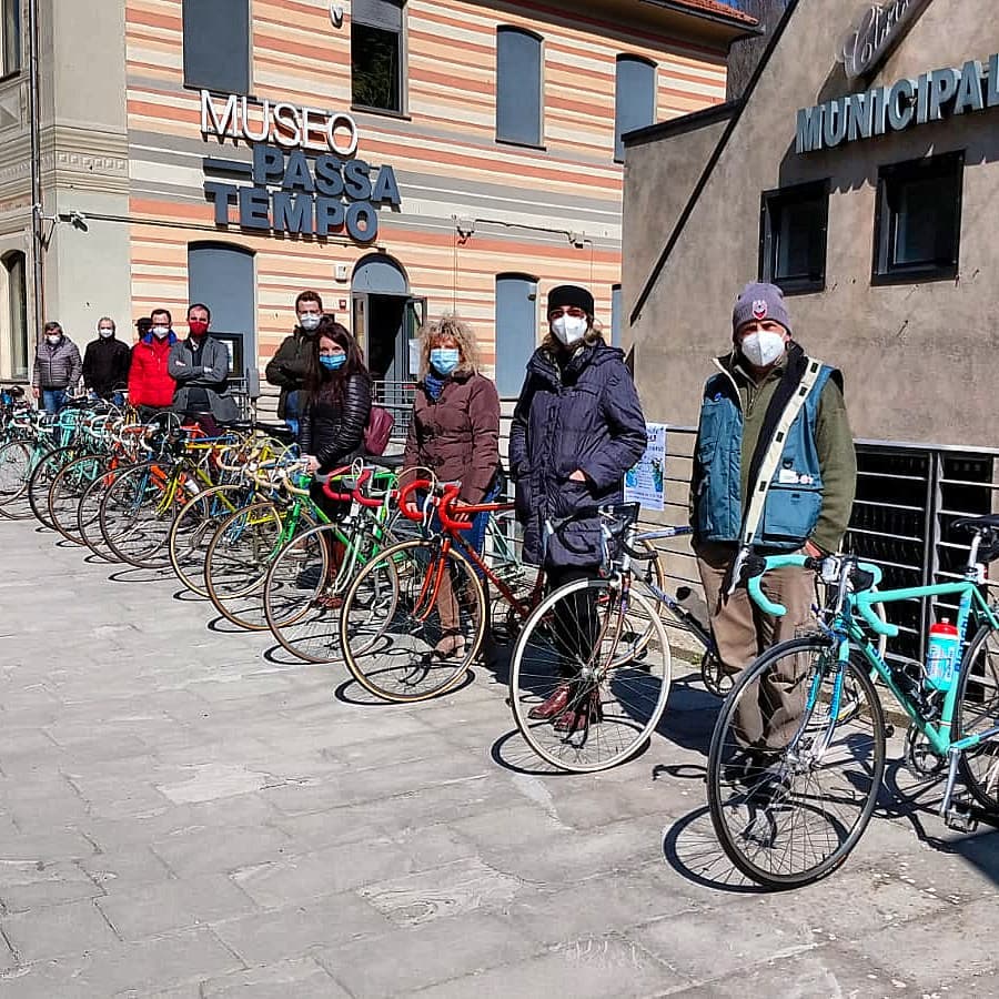Rossiglione senza la Sanremo: manifestazione di protesta con biciclette d'epoca