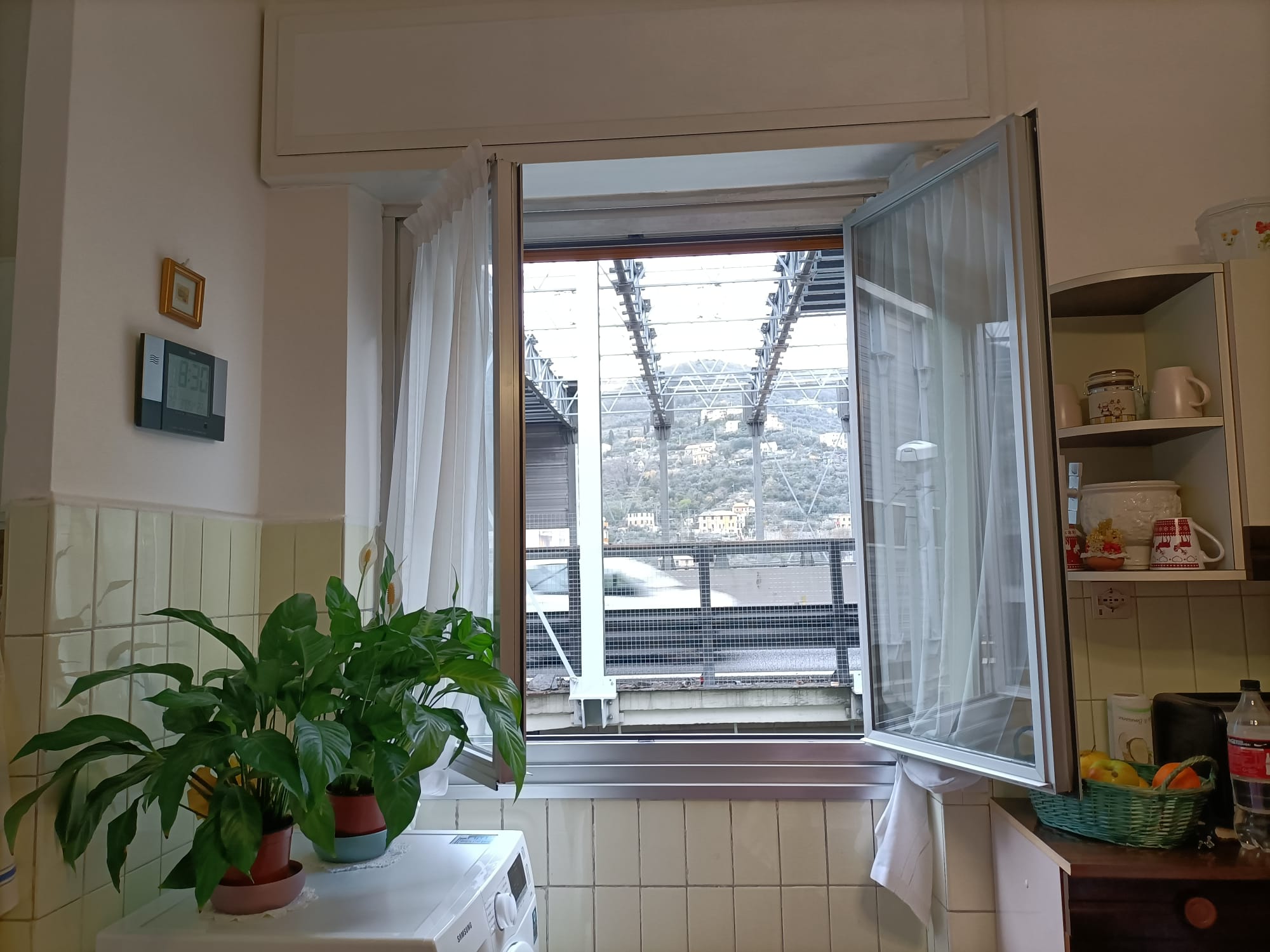 Genova, abitanti con l'autostrada in casa: 