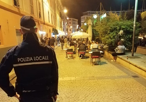 Covid, a Savona stop all'asporto alle 16 e più controlli per l'aumento dei contagi