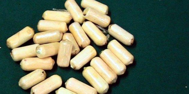 Genova, espelle due ovuli contenenti droga: fermato un minorenne