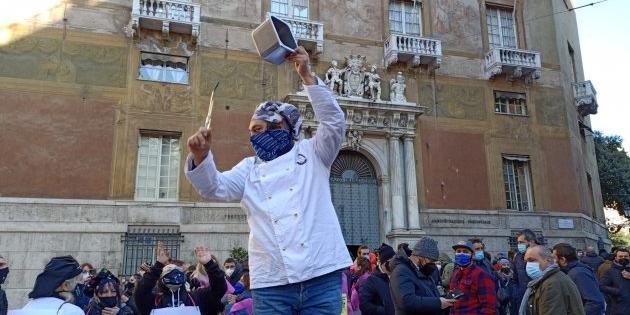 Covid, #protestaligure torna in piazza, incontro con il prefetto
