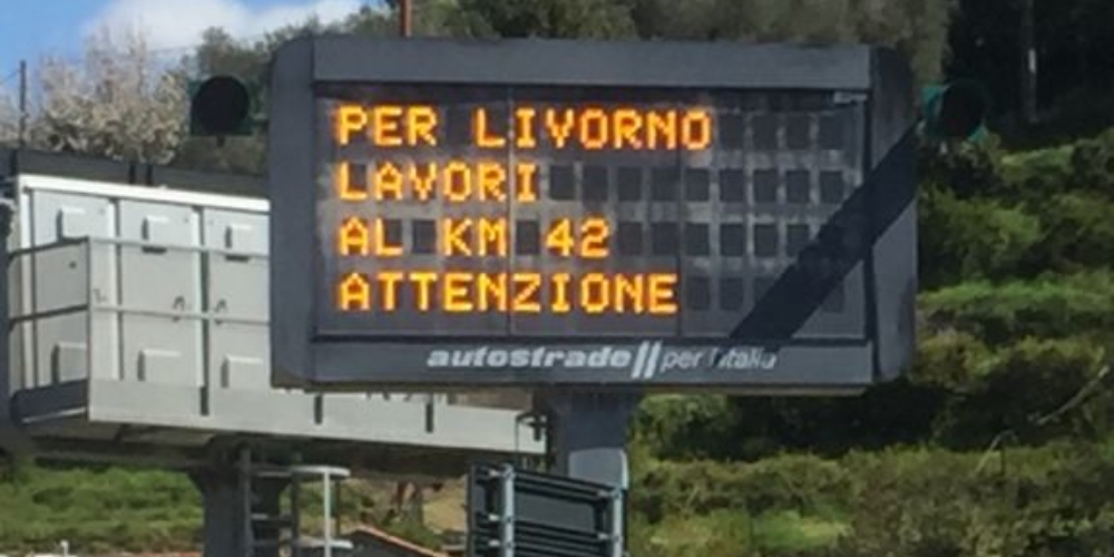 Autostrade: gli scandalosi pannelli dis-informativi. Pare ci sia solo un cantiere 